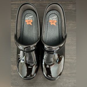 Dansco Professional XP Mule Patent Black 39